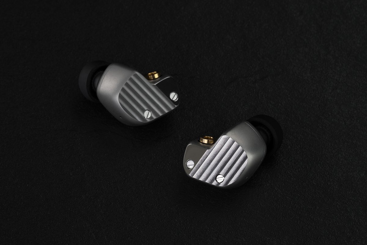 final、新フラグシップイヤホン「A10000」6月発売。税込約40万円、世界