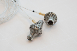 HIGH END＞final、質量4gで“装着感＝音質”を追求したイヤホン「F7200