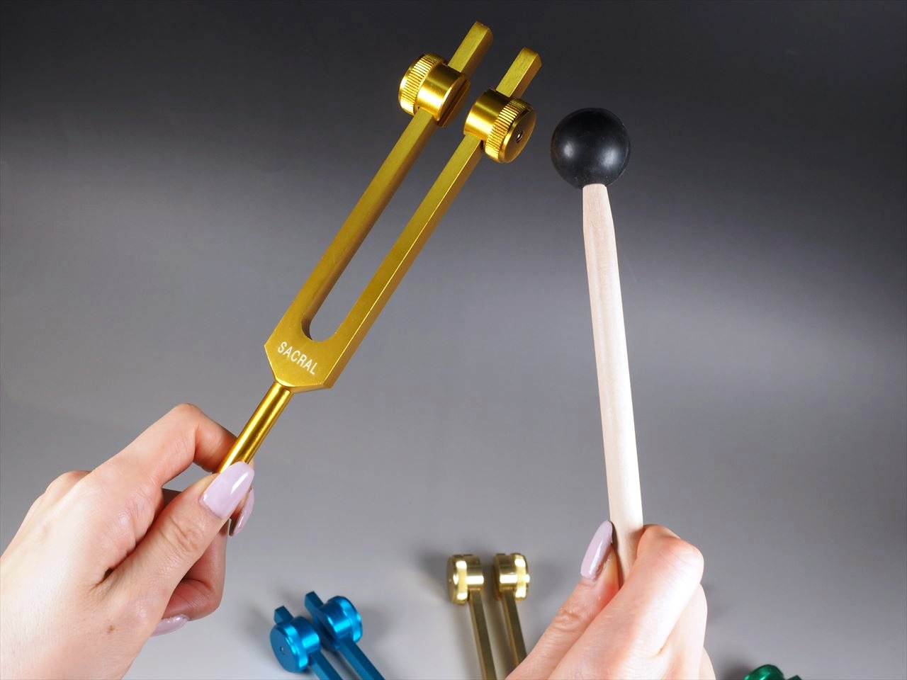 ◇少数限定入荷！◇7種チャクラ対応◇より振動を感じられる重り付き