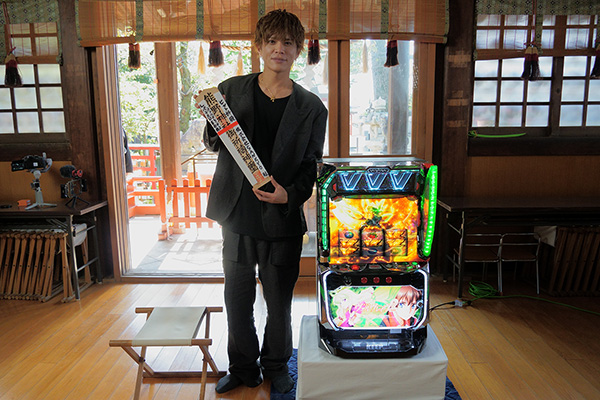 Lパチスロ 革命機ヴァルヴレイヴ2」公式アンバサダー山本裕典氏が