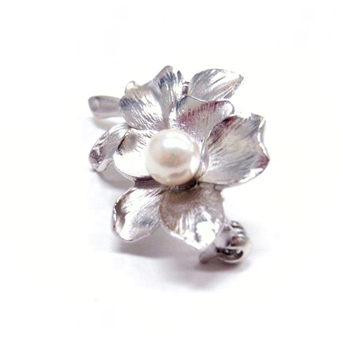 パールブローチ 花 フラワー 本真珠 ラウンド 6-6.5mm シルバー色