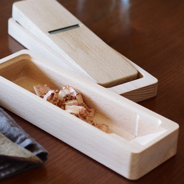 台屋 鰹節削り器 別注青紙×ブナ | 食器と料理道具の専門店「プロキッチン」
