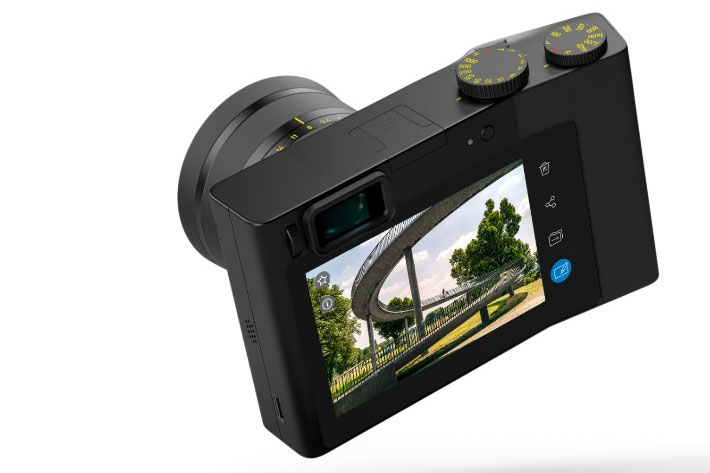 ZEISS ZX1: the world's first full frame camera with Adobe
