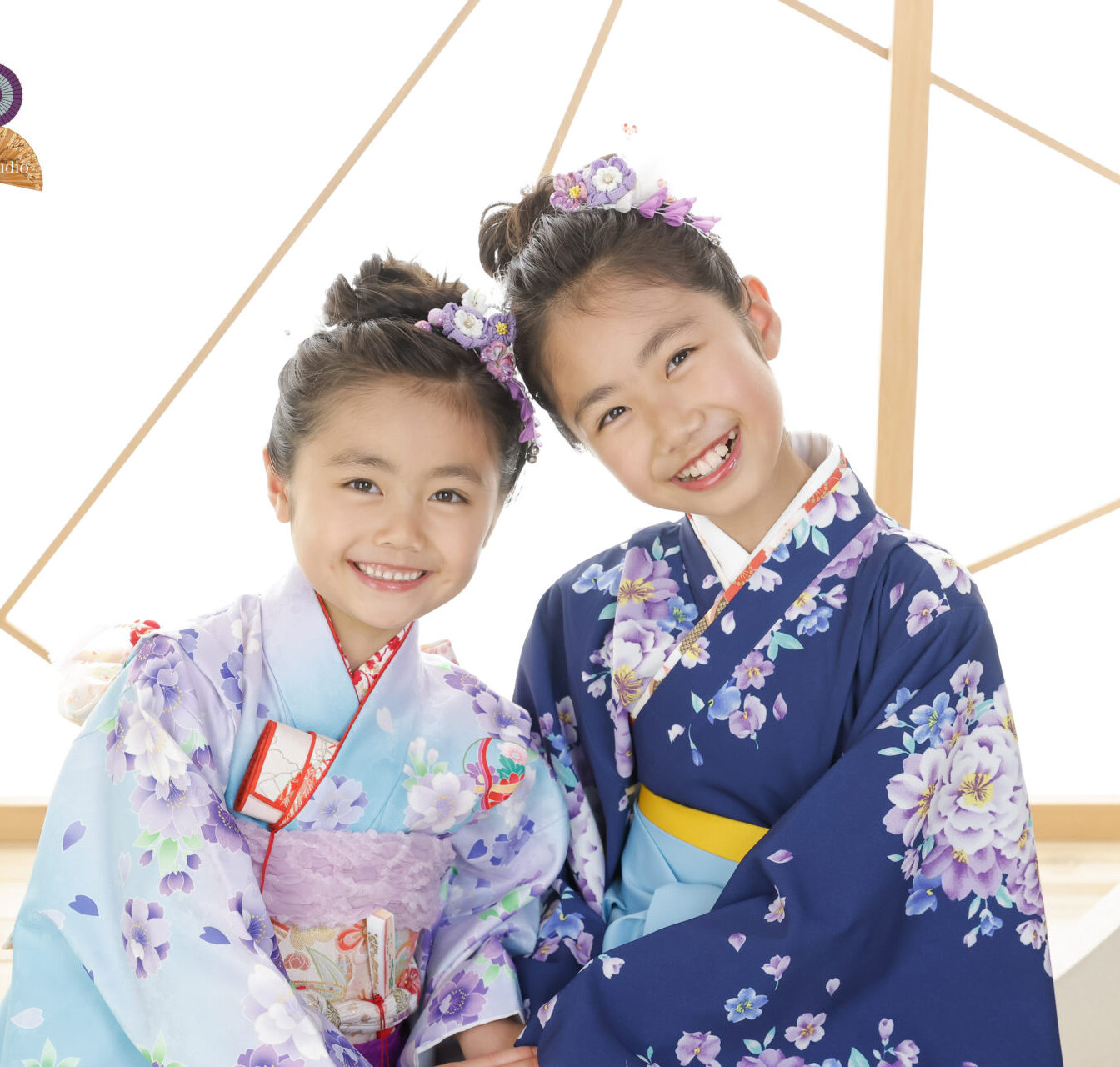 7歳の七五三と10歳のハーフ成人式の記念写真撮影＊姉妹で着物姿 ｜店舗
