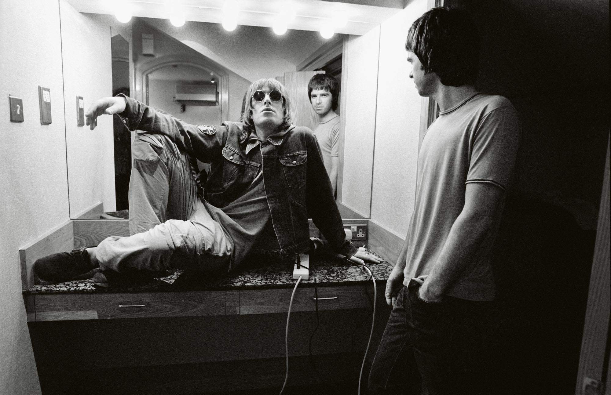 Oasis: See Iconic Photographs From 1994-2009