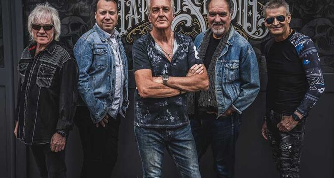 FM - Interview with Steve Overland - Rockpages