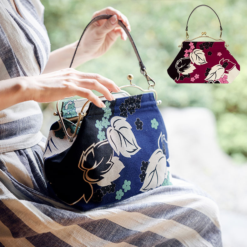 楽天市場】亥之吉 横長ベンリーがま口 つたかずら 蔦葛 紺 紅紫 花柄