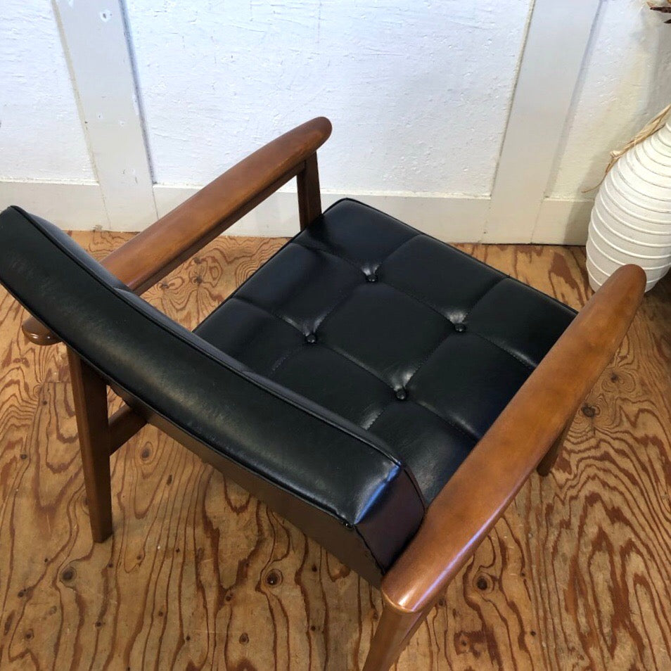 カリモク60 / karimoku Kチェア スタンダードブラック アームソファ 1