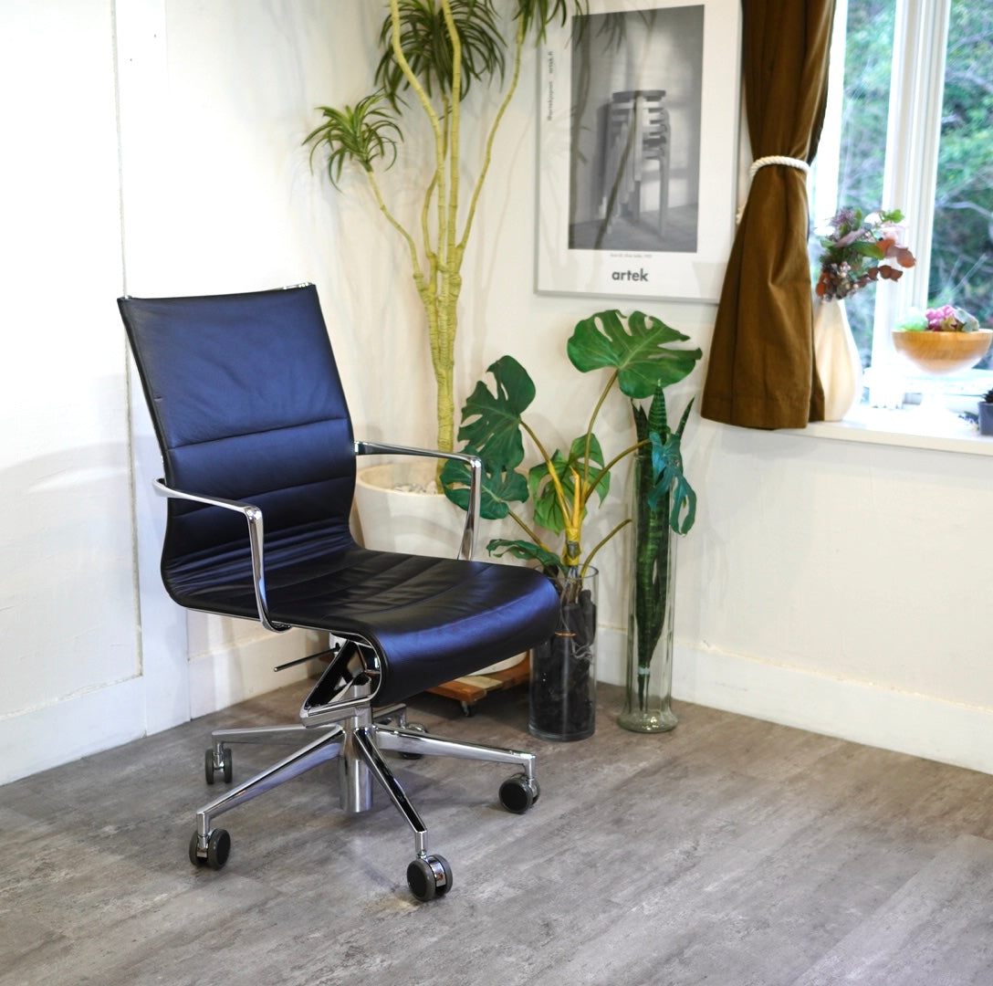 カッシーナイクスシー アリアス ローリングフレーム本革オフィスチェア