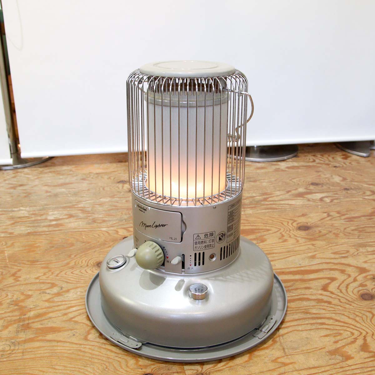 トヨトミ製の電気パネルヒーター「EPH-123」 新品☆トヨトミ 遠赤外線