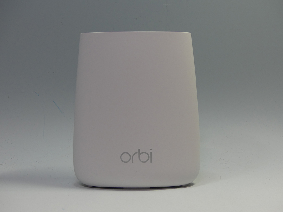 日本の住宅環境にジャストフィットなメッシュWiFiシステム「Orbi Micro」