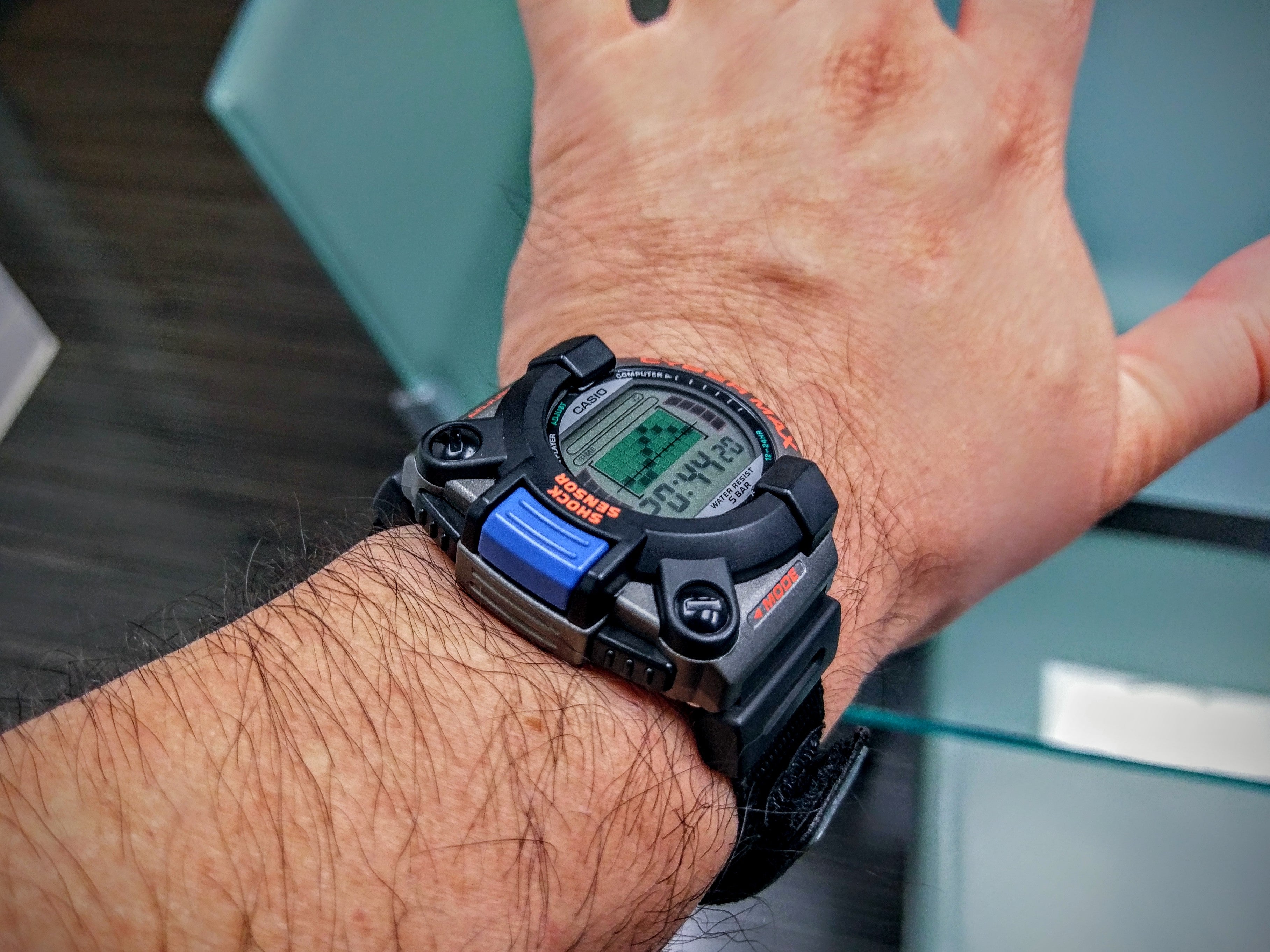 Weird-looking Casio punches its way from Japan: JG-300 Cyber Max