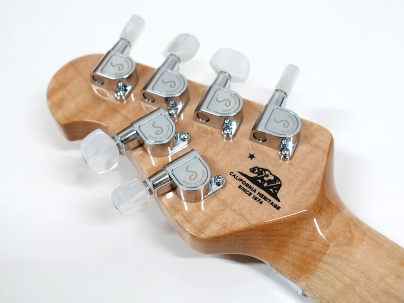 Musicman Axis Quilt Maple Top Trans Gold【USA ミュージックマン