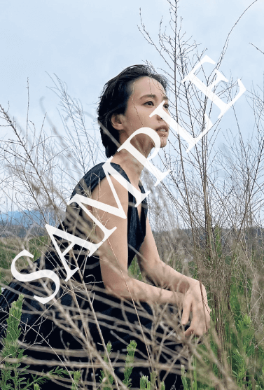 戸田恵梨香 初トークエッセイ『彼女』-2022年12月20日発売