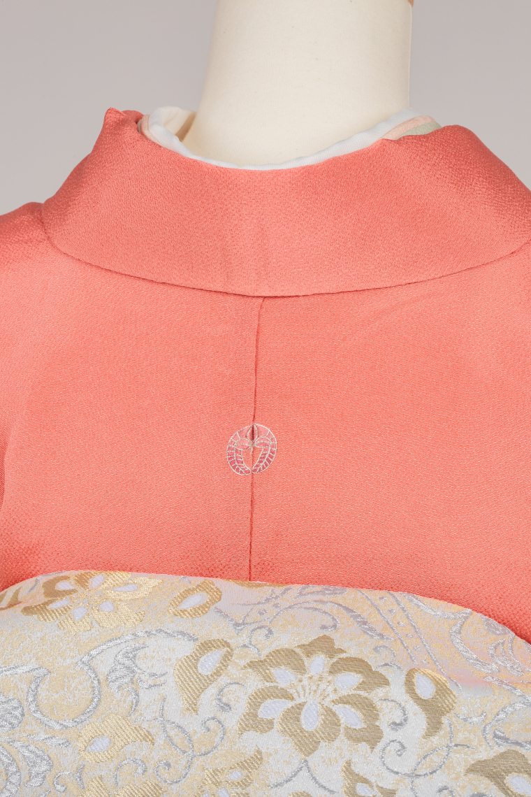 色無地レンタル 色無地Sサイズ 縫一つ紋：下り藤 珊瑚朱色｜着物