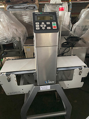 中古アンリツ金属検出機 KD8116A(通過幅300mm通過高さ180mm)/Z-01005-6