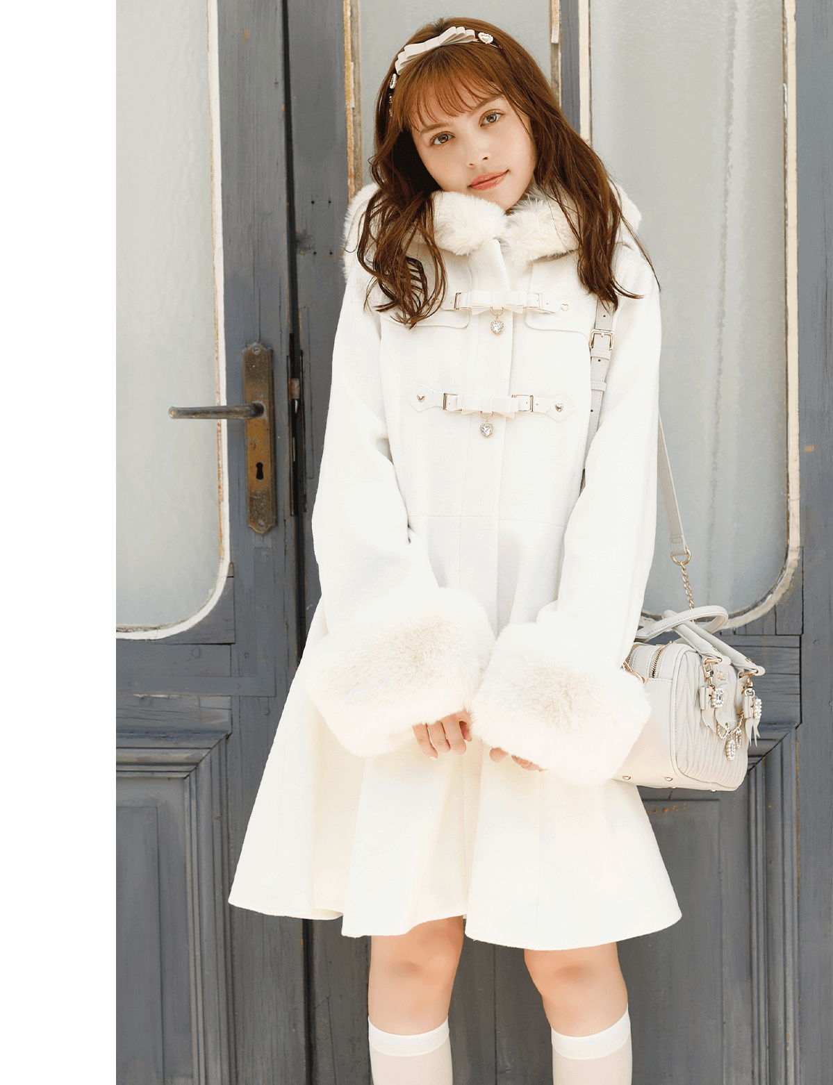 リズリサ系 ポンポン付きポンチョ ケーブルニット 𝑳𝑰𝒁 𝑳𝑰𝑺𝑨