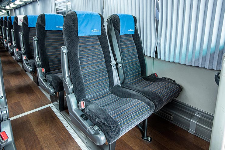 高速バス42人乗り（トイレ設備有） | 運行車両情報 | 東急バス