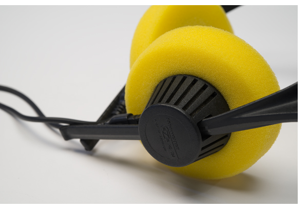 Sennheiser HD 414 and 424