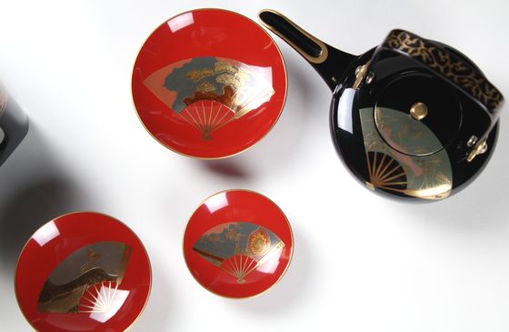 屠蘇器 金縁・扇面源氏香蒔絵 1,320,000円（税込） | 輪島塗の塗師屋