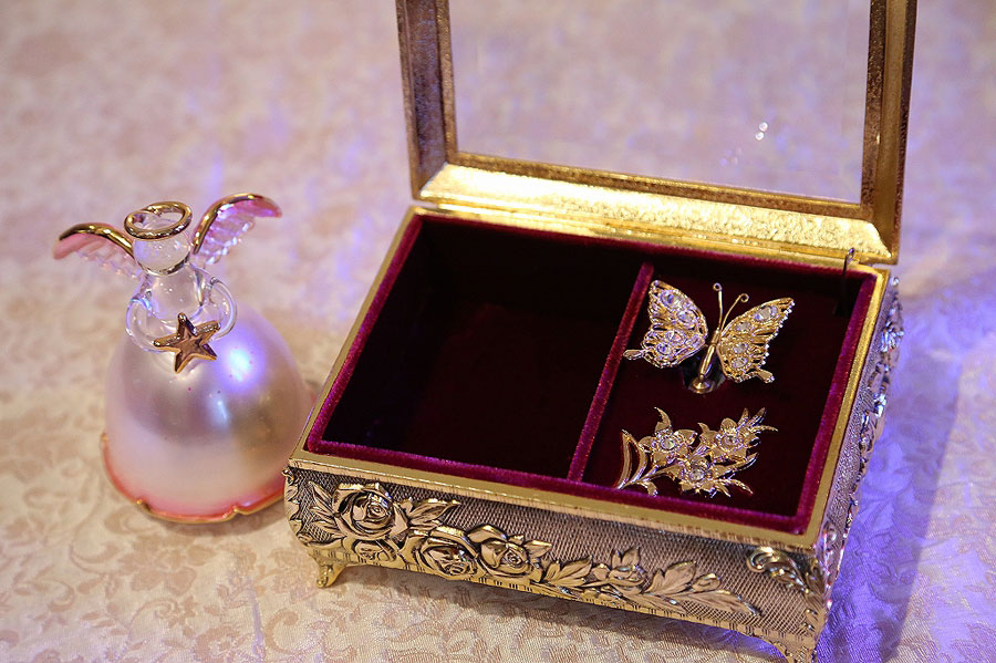 美品】小樽 オルゴール堂 ジュエリーボックス 蝶々 星に願いを