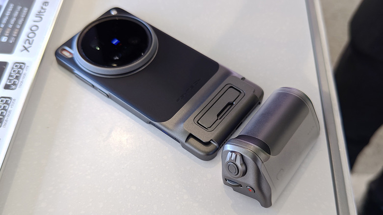 vivo対Xiaomi 純正カメラキット対決。X200 Ultraの“ある機能”がXiaomi