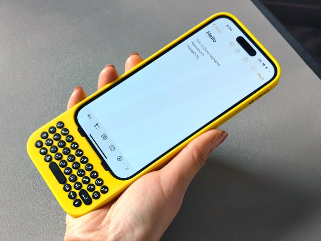 QWERTYキーボード搭載iPhoneケース「Clicks Creator Keyboard」をCES