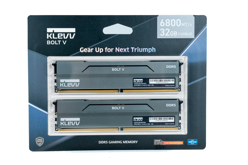 KLEVV Bolt V DDR5-6800 32 GB CL34 Review - Packaging & Contents