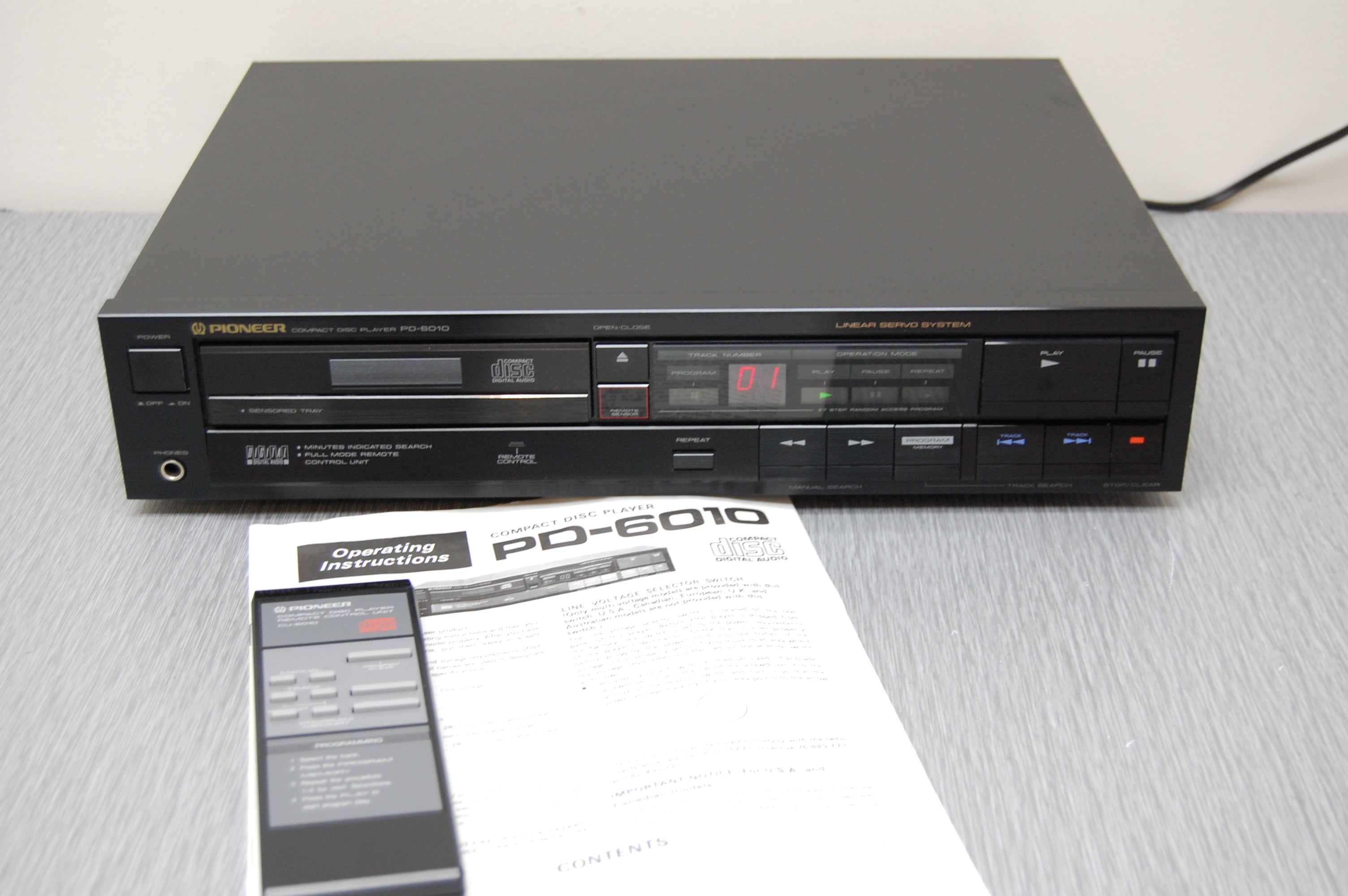 Pioneer PD-6010 Single CD Player * Remote * Manual * 1985 – The