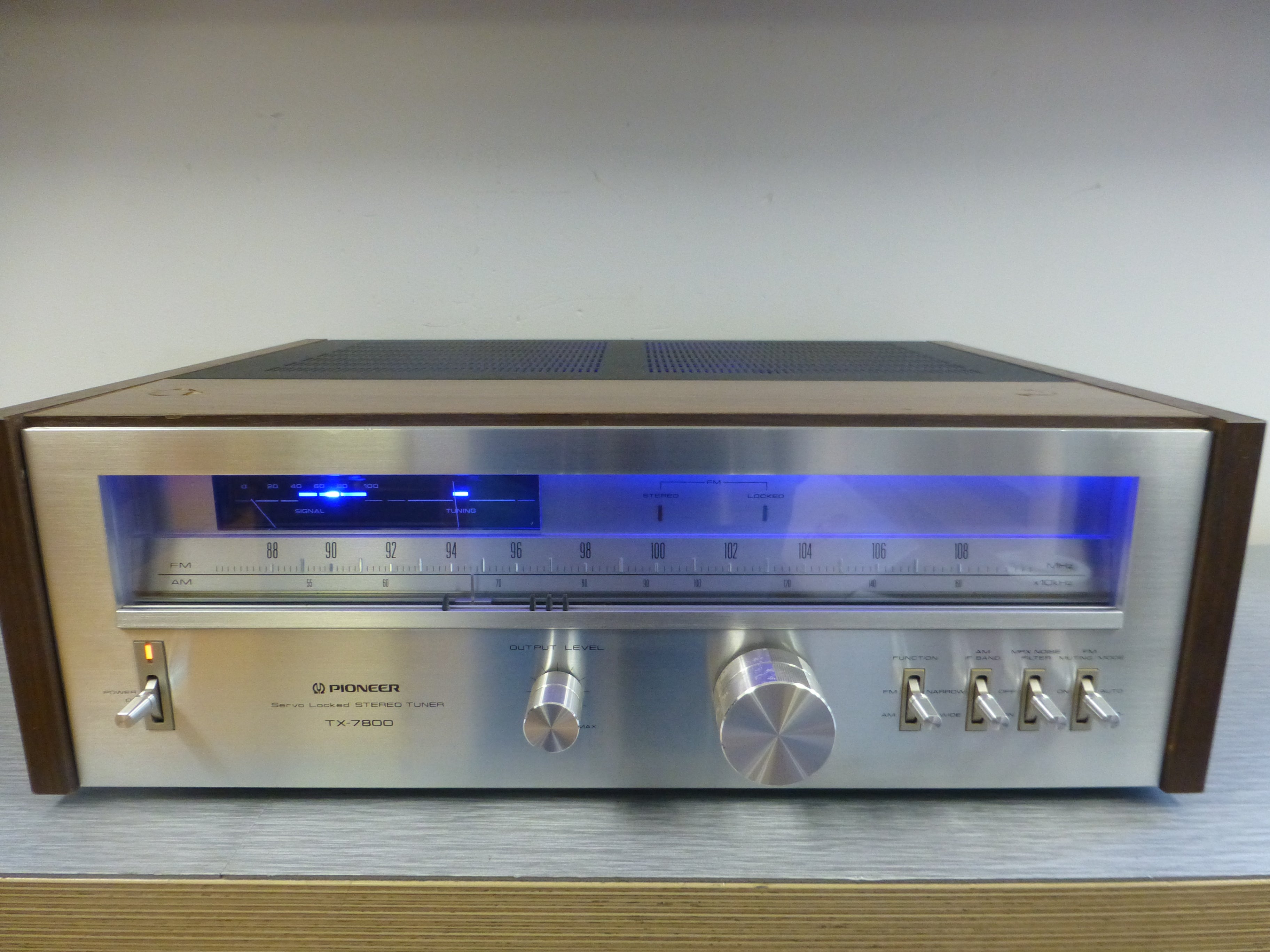 Pioneer TX-7800 AM/FM Stereo Tuner (1979-81) – The Turntable Store