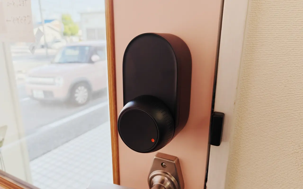 SwitchBot ドアロックUltra』レビュー、取付工事不要、バッテリー稼働