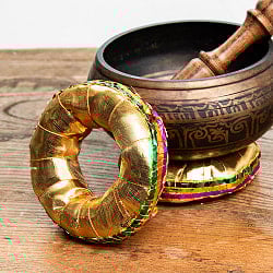 マンダラ模様のシンギングボウル＆神様像スタンド の通販 - TIRAKITA.COM