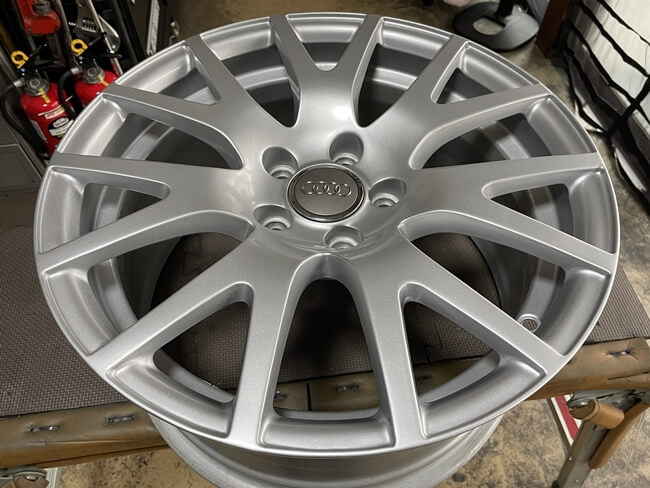 アウディ・TT純正ホイール ガリ傷塗装 | 奈良県宇陀市｜トータルリペア
