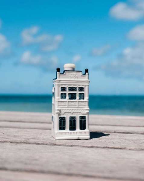 KLMオランダ航空、ミニチュアデルフトハウスの新作を発表 - TRAICY