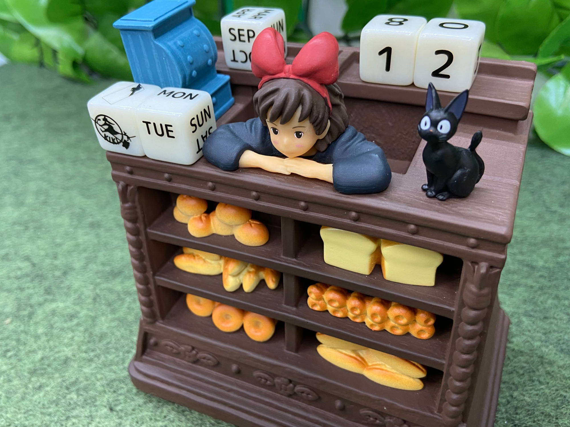 可愛さ100点！キキとジジのお店番万年カレンダーが入荷しました