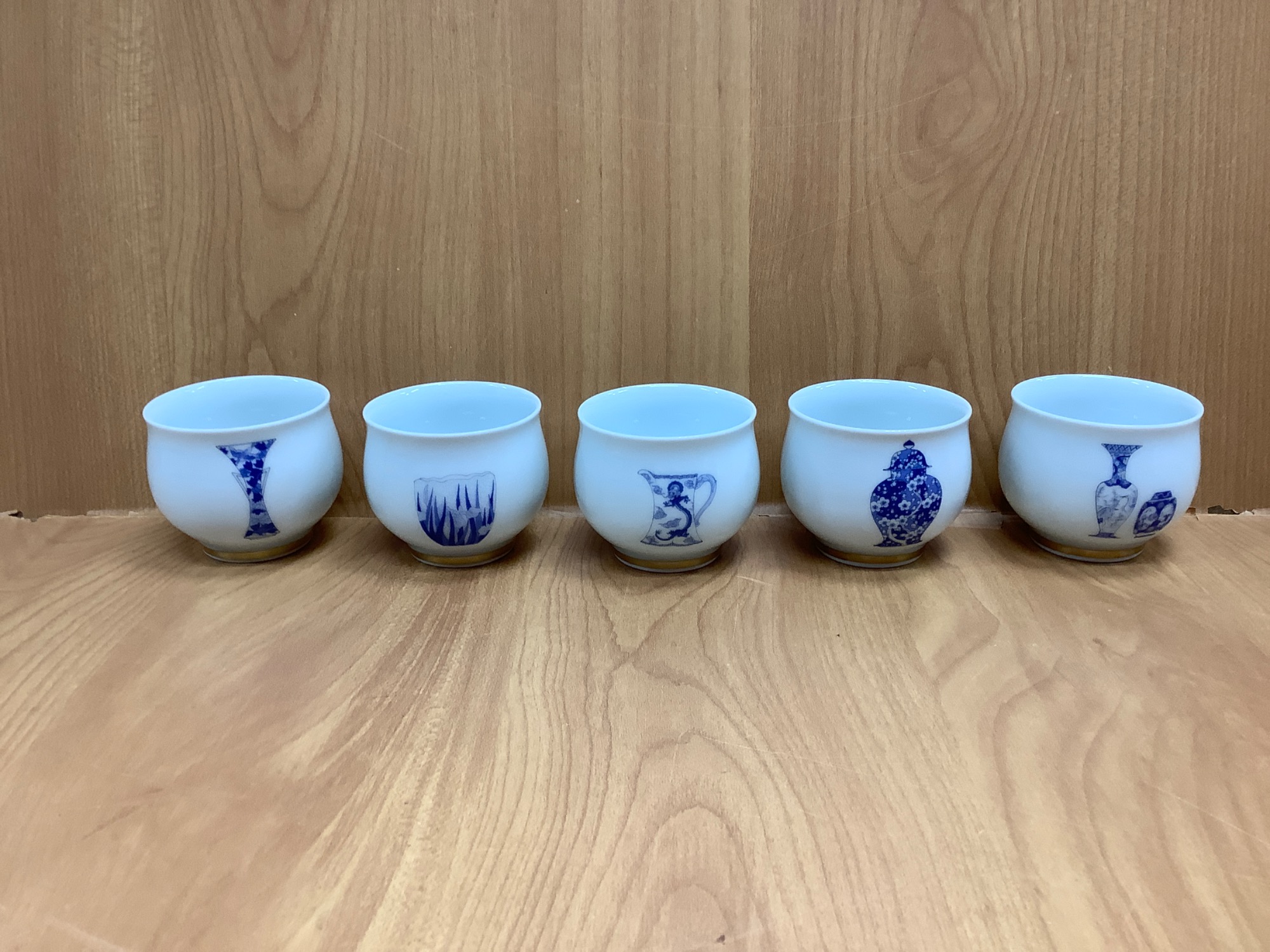 宮内庁御用達】深川製磁より ブルーチャイナ 1900年 巴里万国博覧会