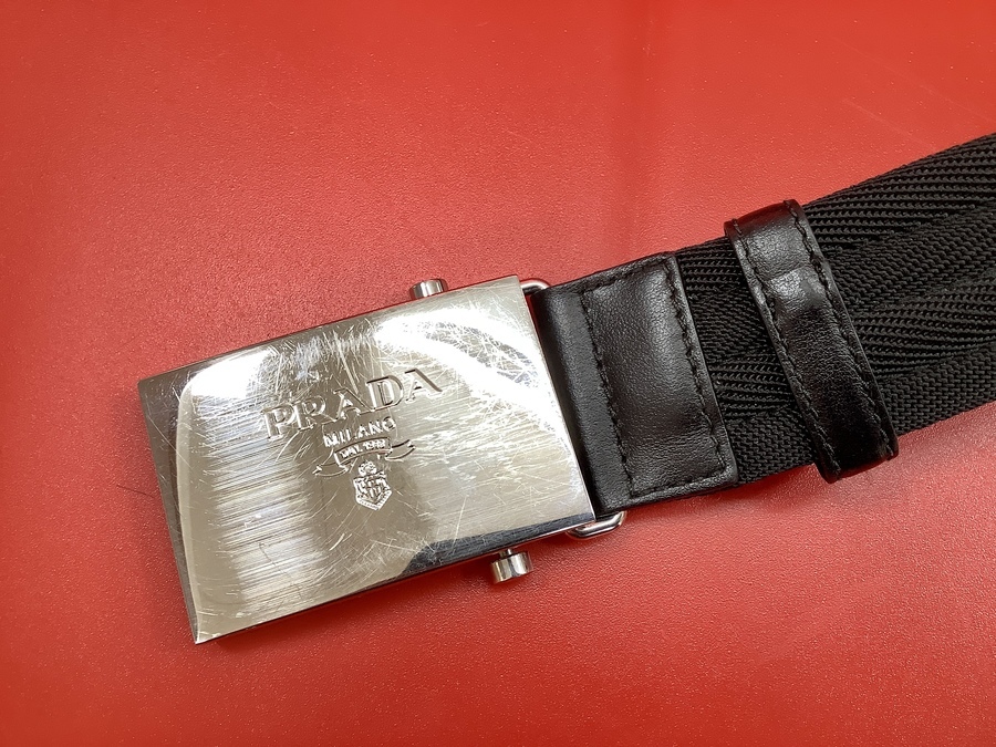 スマホで購入】PRADA(プラダ)のロゴガチャベルトが入荷しました