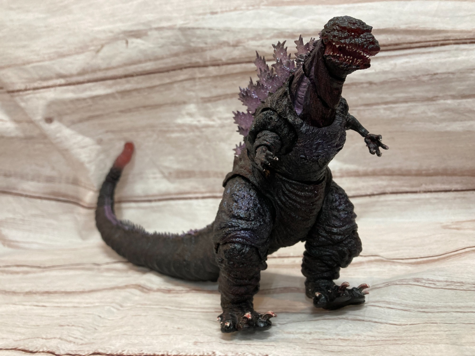 スマホで購入】フィギュアS.H.MonsterArtsゴジラ(2016)第4形態覚醒Ver