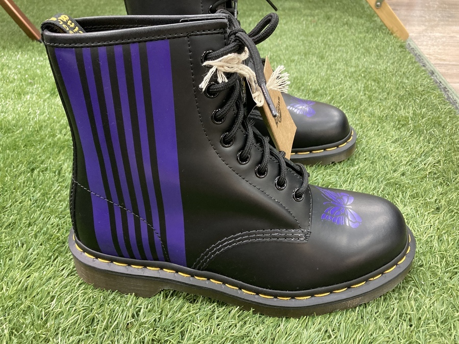 スマホで購入】Needles(ニードルス)×Dr.Martens(ドクターマーチン)の