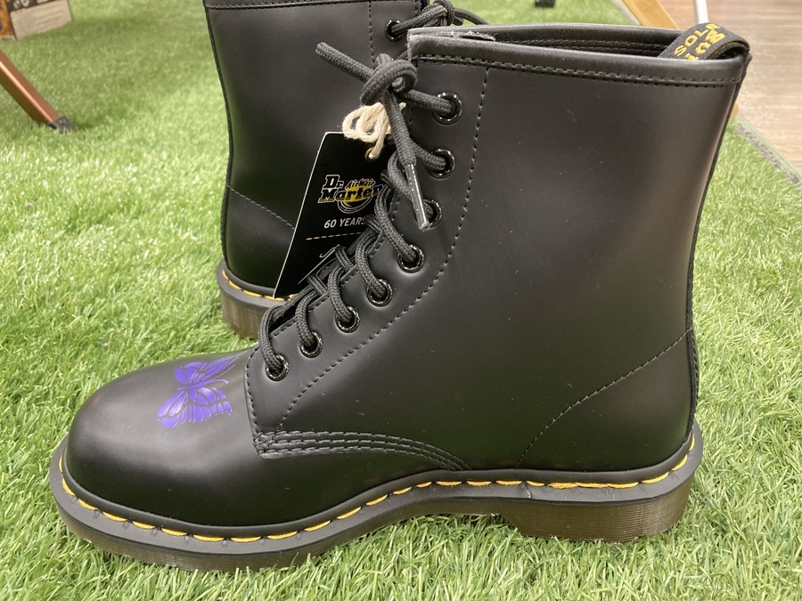 スマホで購入】Needles(ニードルス)×Dr.Martens(ドクターマーチン)の