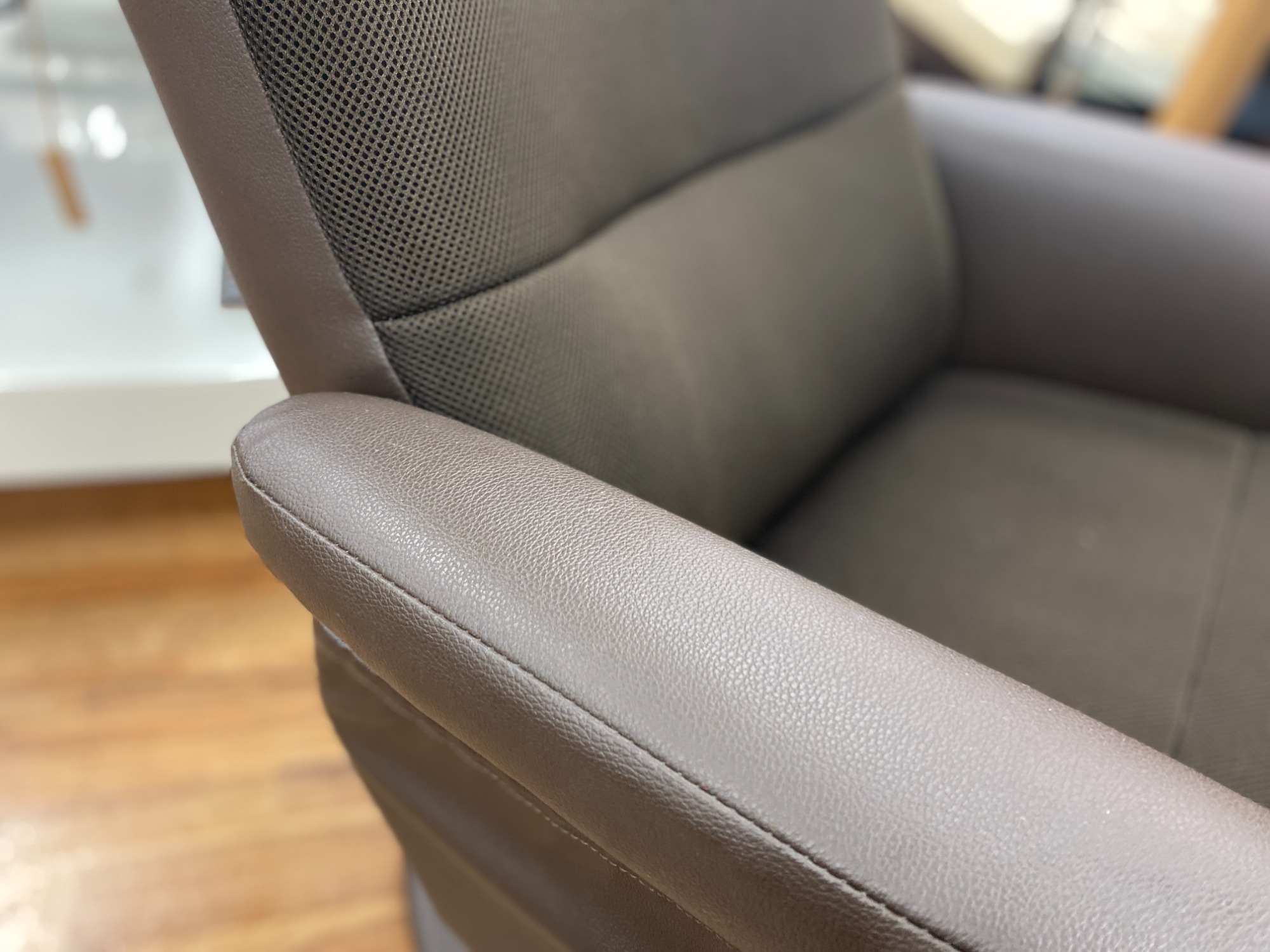 オットマン付き♪】NITORI(ニトリ)のリクライニングチェアをご紹介