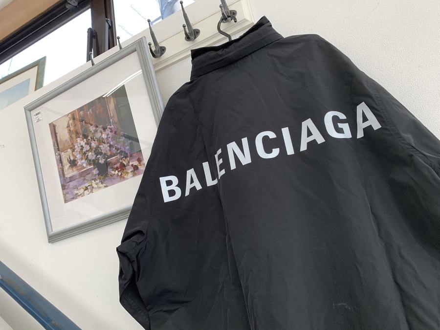スマホで購入】BALENCIAGA（バレンシアガ）のウィンドブレーカーのご