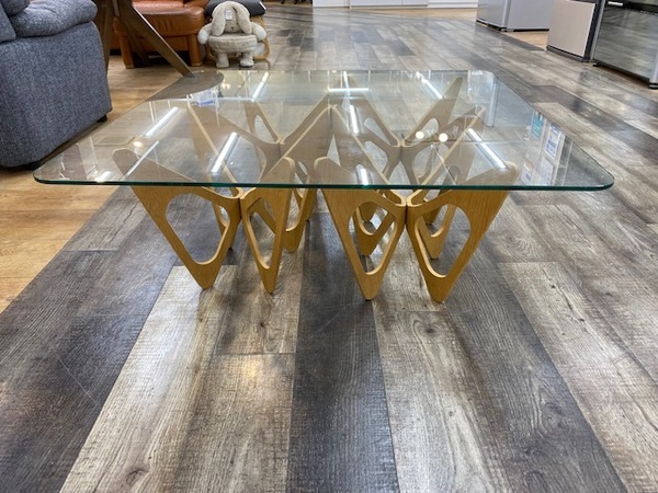 zanottaザノッタ Butterflyバタフライガラスセンターテーブル入荷しま