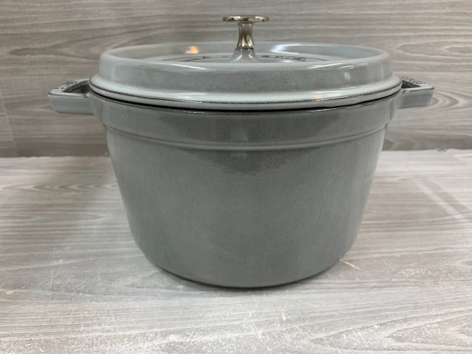 これからの季節のお料理に！！Staub (ストウブ) 両手鍋 グランド