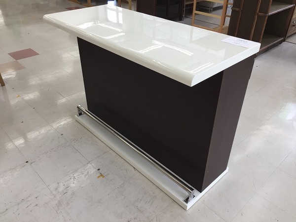 追加の収納にも♪ ニトリのバーカウンター モデナ120 入荷しました