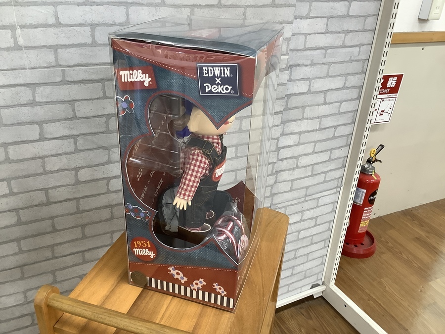 EDWIN(エドウィン)×ペコちゃんコラボ♪のペコちゃんフィギュアを買取