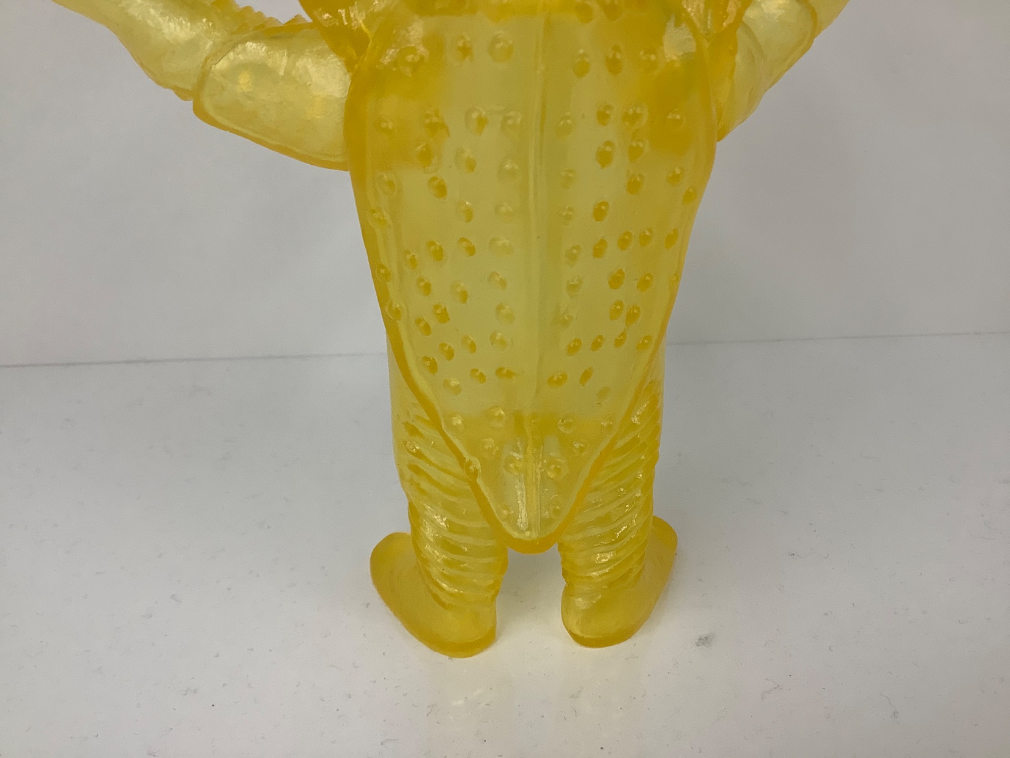 抽選プレゼントカラーのゼットンのソフビ【クリアイエロー 1983年】が