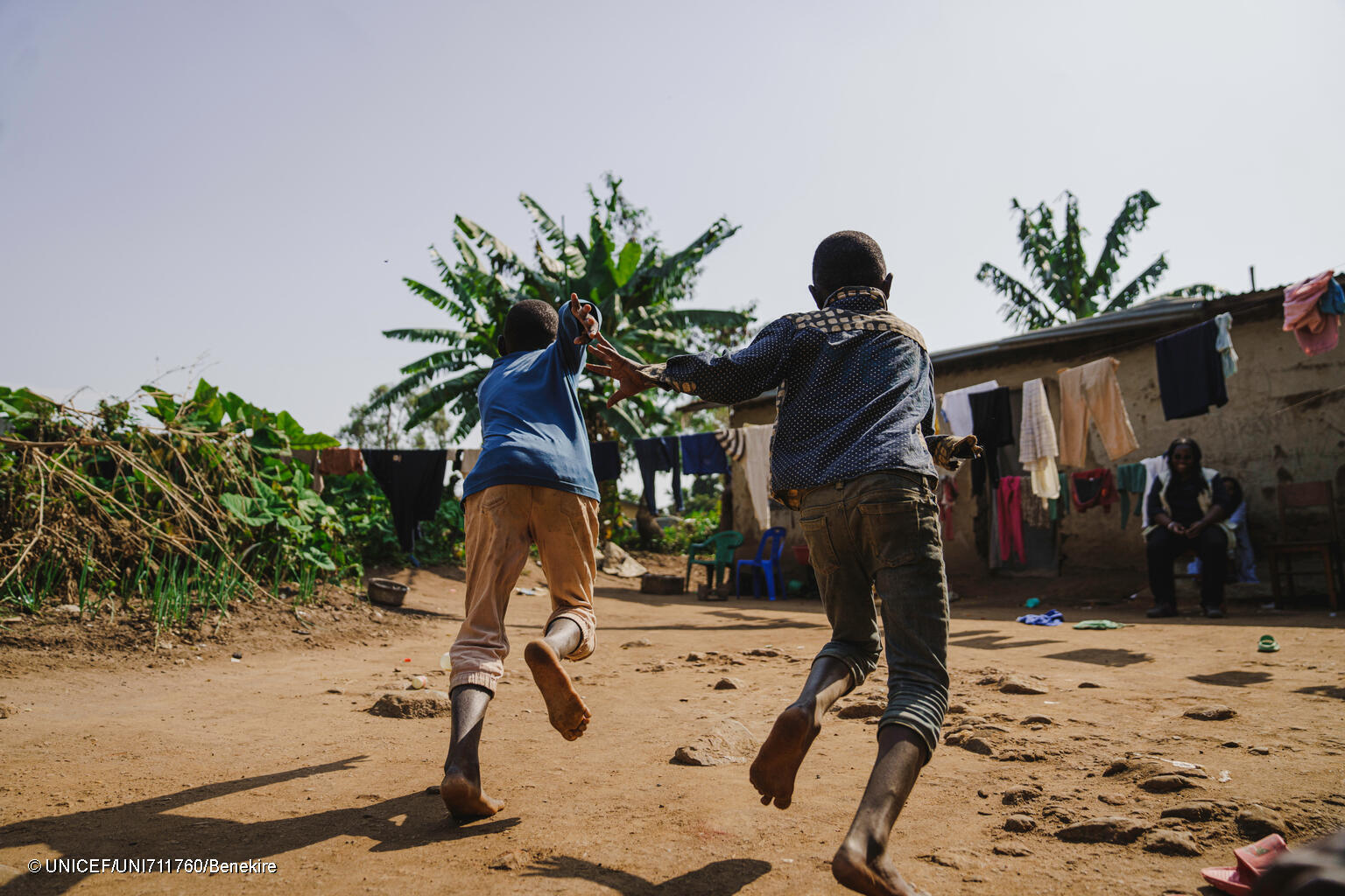 コンゴ民主共和国イツリ州での暴力激化 130 万人以上の子どもが学校に