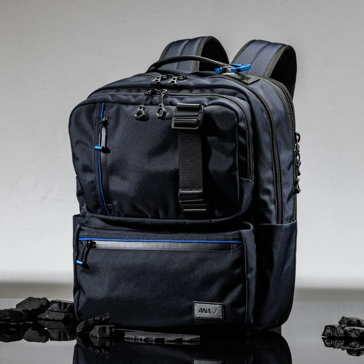 ANAが贈る“タフで上質”なビジネスバッグ誕生。通勤も出張もスマートに