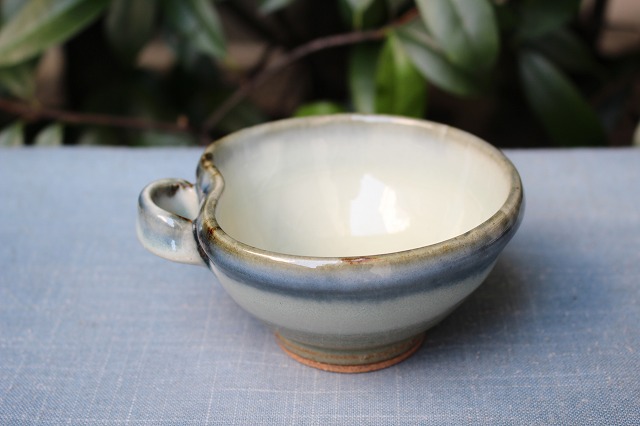 島根県松江市の袖師窯（尾野友彦）の耳付鉢 小 フチ青 うつわ家膳